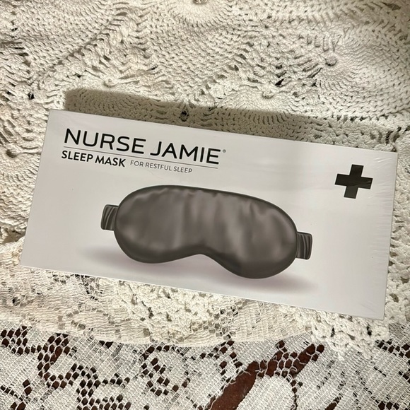 BNIB NURSE JAMIE SILK SLEEP MASK IN BLACK - Picture 1 of 2